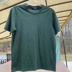 Murano liquid luxury t shirt. Men’s size small.